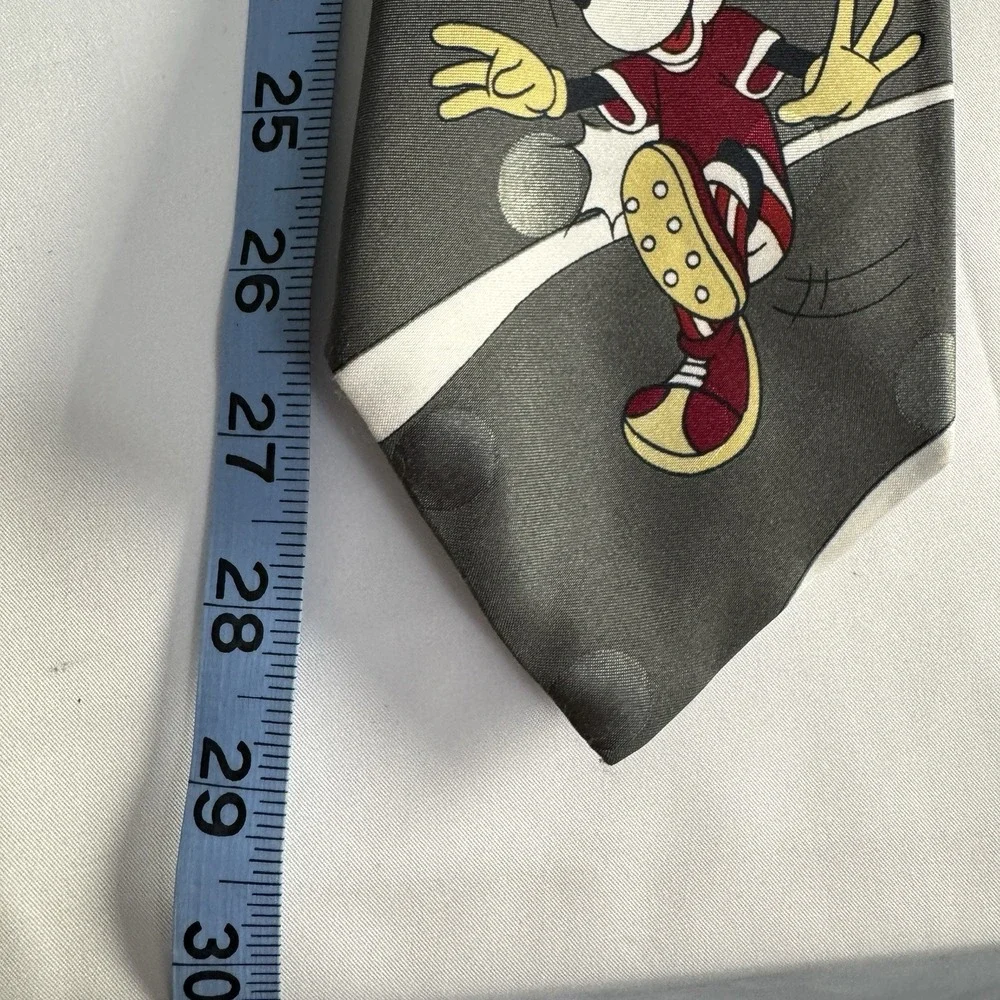 Mickey Mouse Goofy Soccer Disney Novelty‎ Tie Men's Necktie 29 Inches Vintage